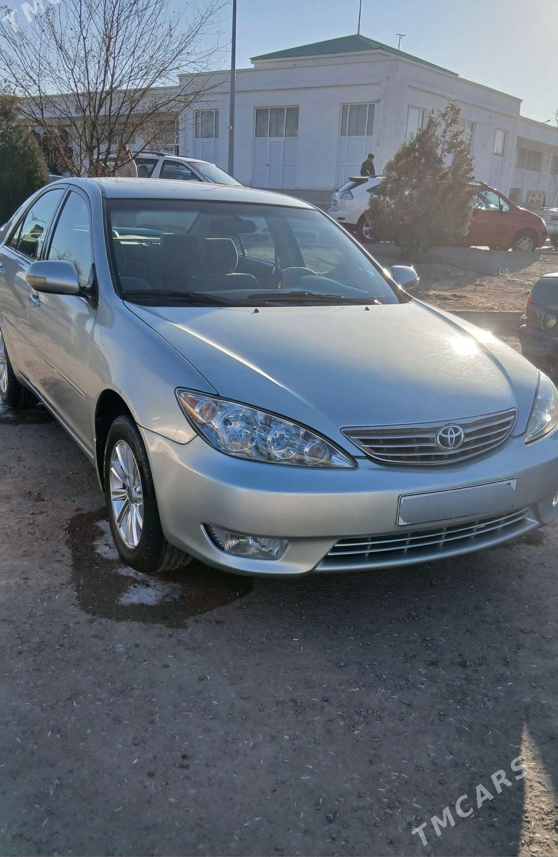 Toyota Camry 2003 - 170 000 TMT - Дашогуз - img 3
