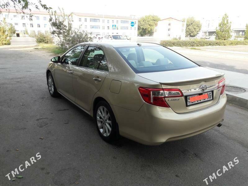 Toyota Camry 2012 - 225 000 TMT - 10 мкр - img 1