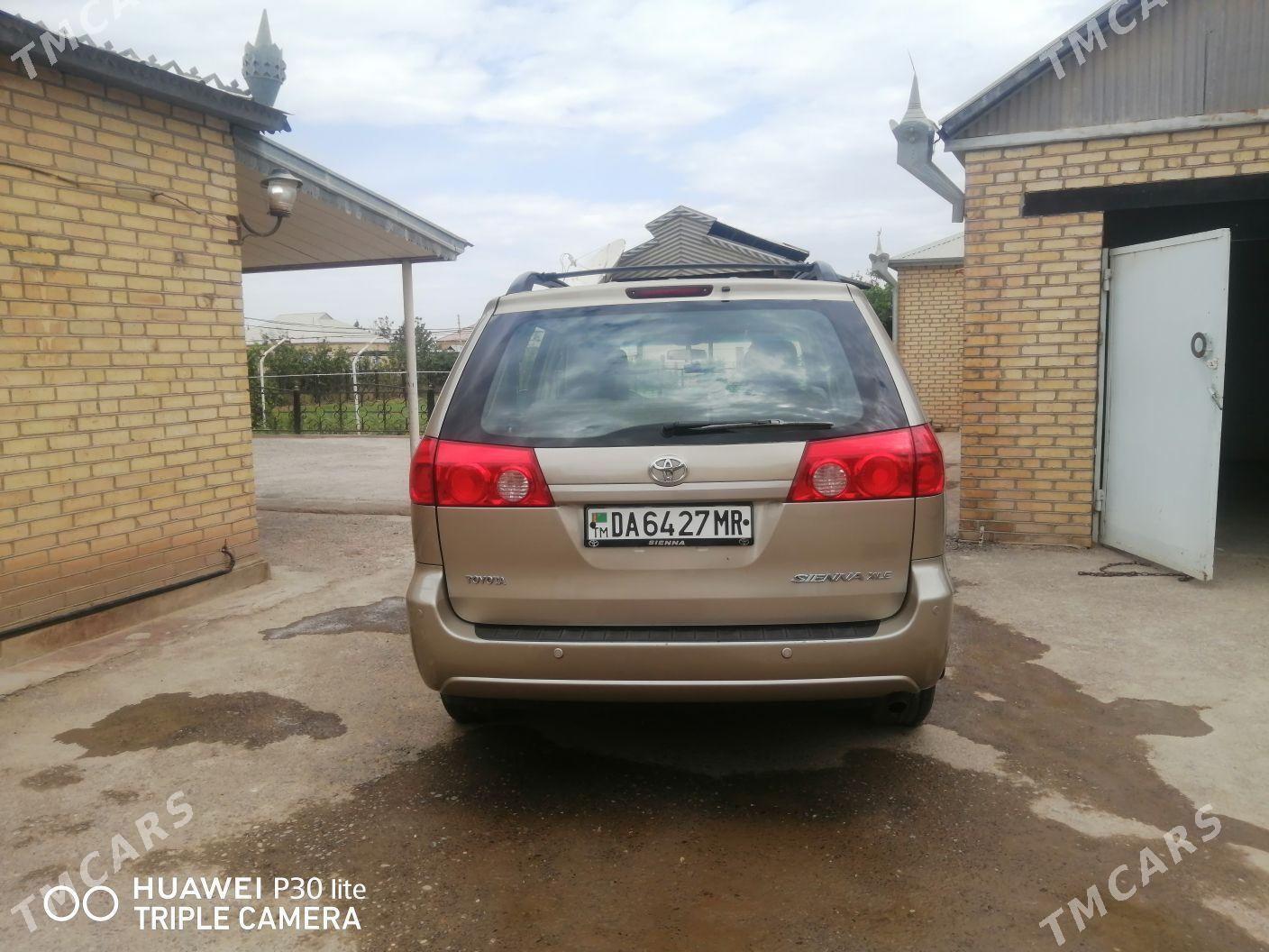 Toyota Sienna 2009 - 260 000 TMT - Baýramaly - img 2