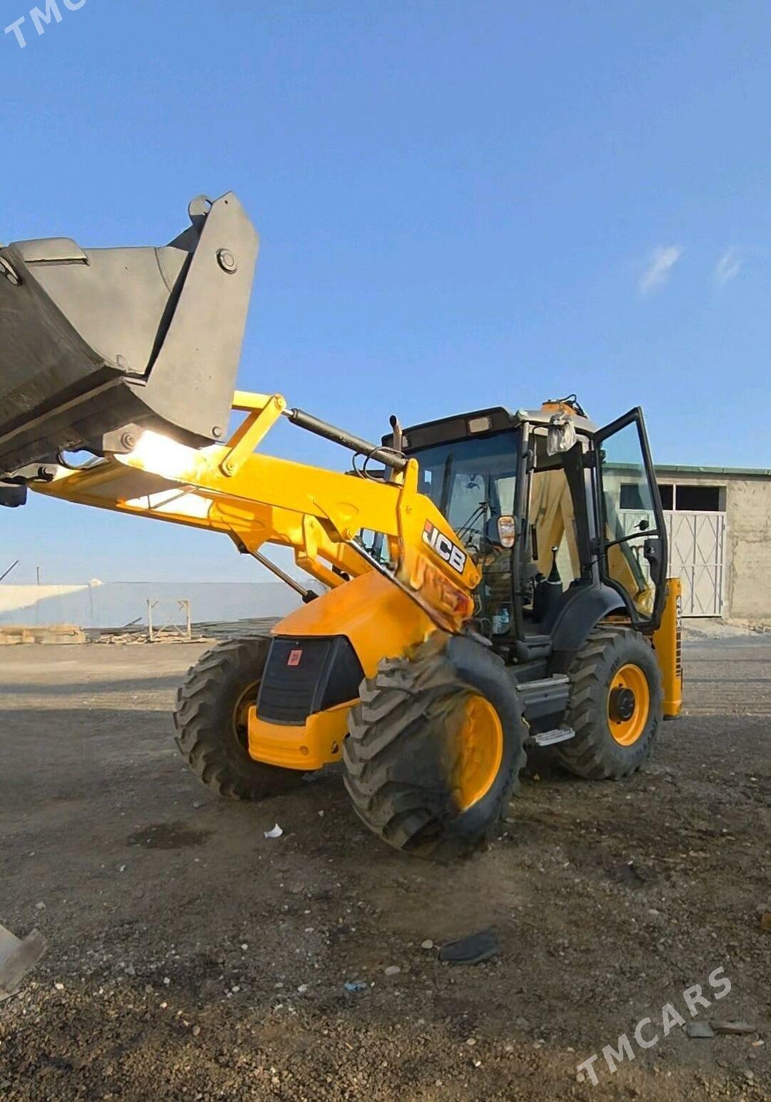JCB 4CX ECO 2010 - 750 000 TMT - Ашхабад - img 1