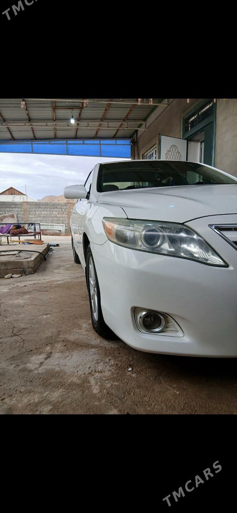 Toyota Camry 2010 - 230 000 TMT - Балканабат - img 3