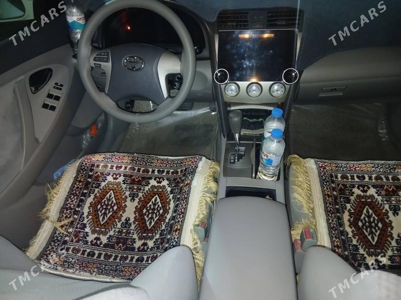 Toyota Camry 2010 - 230 000 TMT - Балканабат - img 4