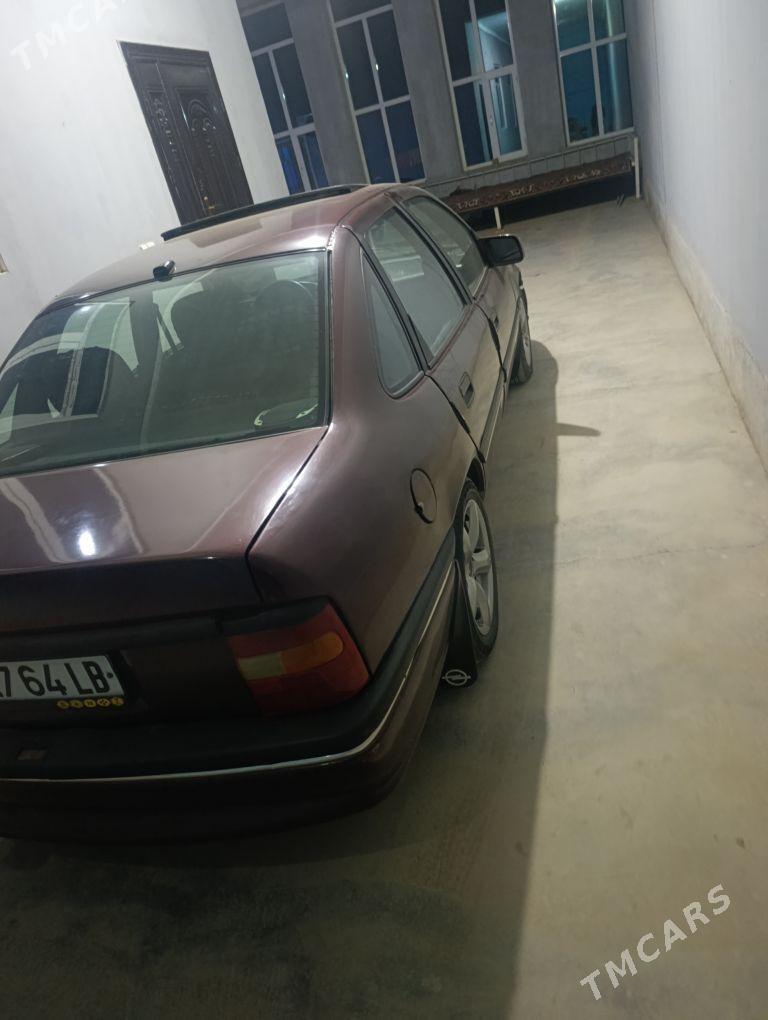 Opel Vectra 1992 - 32 000 TMT - Чарджоу - img 2