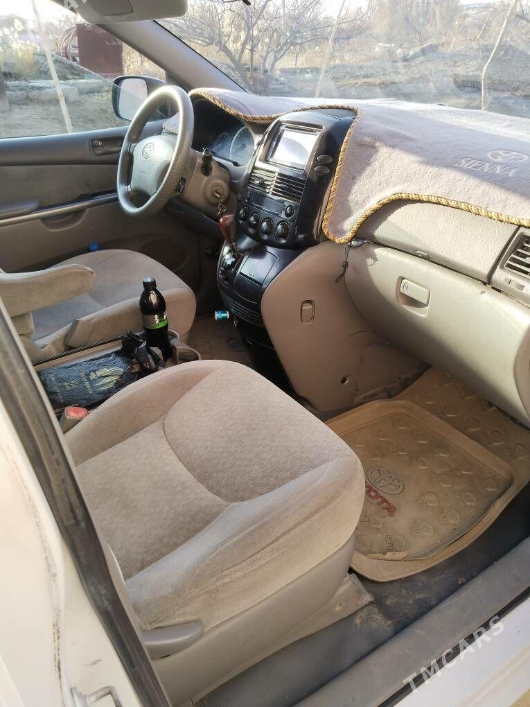 Toyota Sienna 2005 - 175 000 TMT - Дашогуз - img 4
