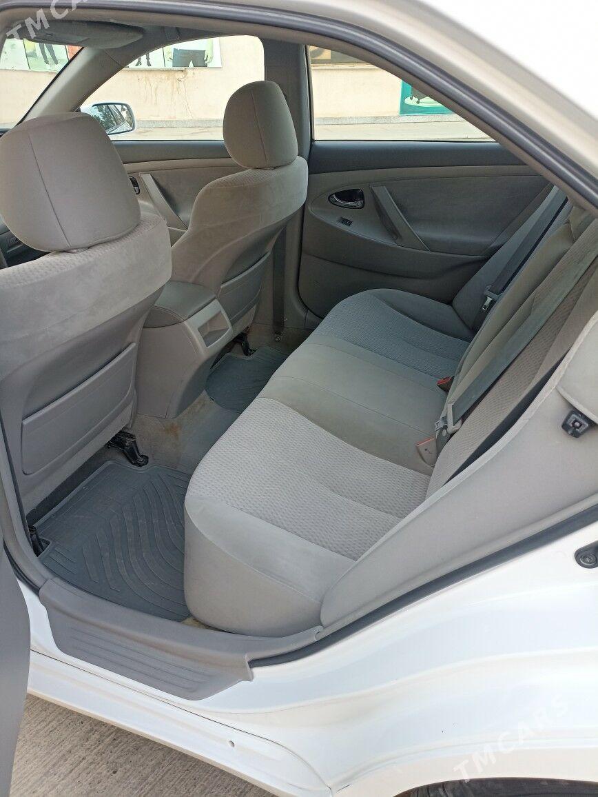 Toyota Camry 2010 - 198 000 TMT - Мары - img 7