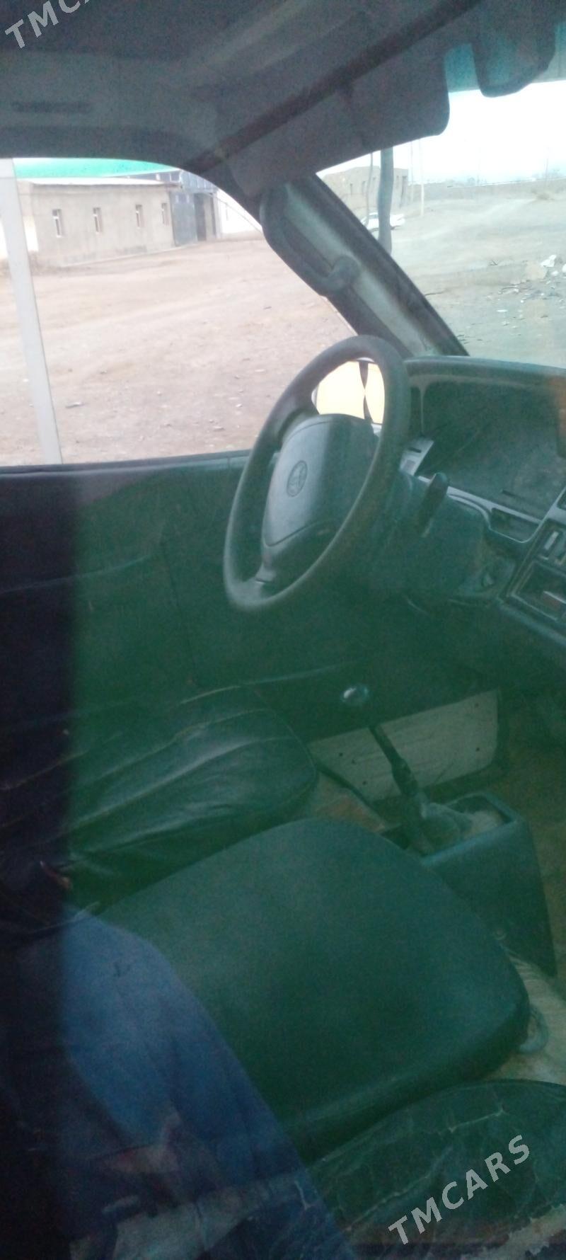 Toyota Hiace 2003 - 120 000 TMT - Köýtendag - img 3