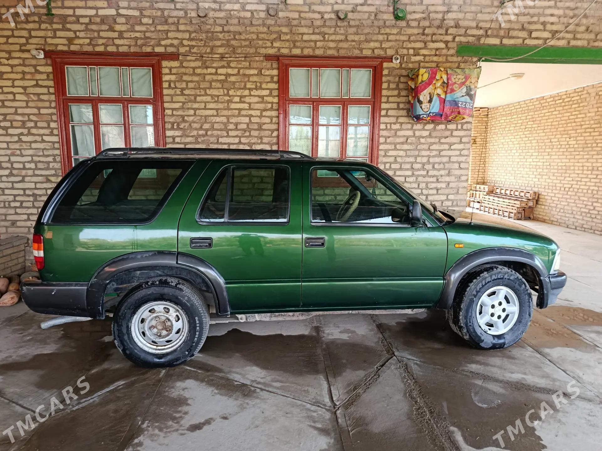 Chevrolet Blazer 1997 - 56 000 TMT - Сакар - img 2