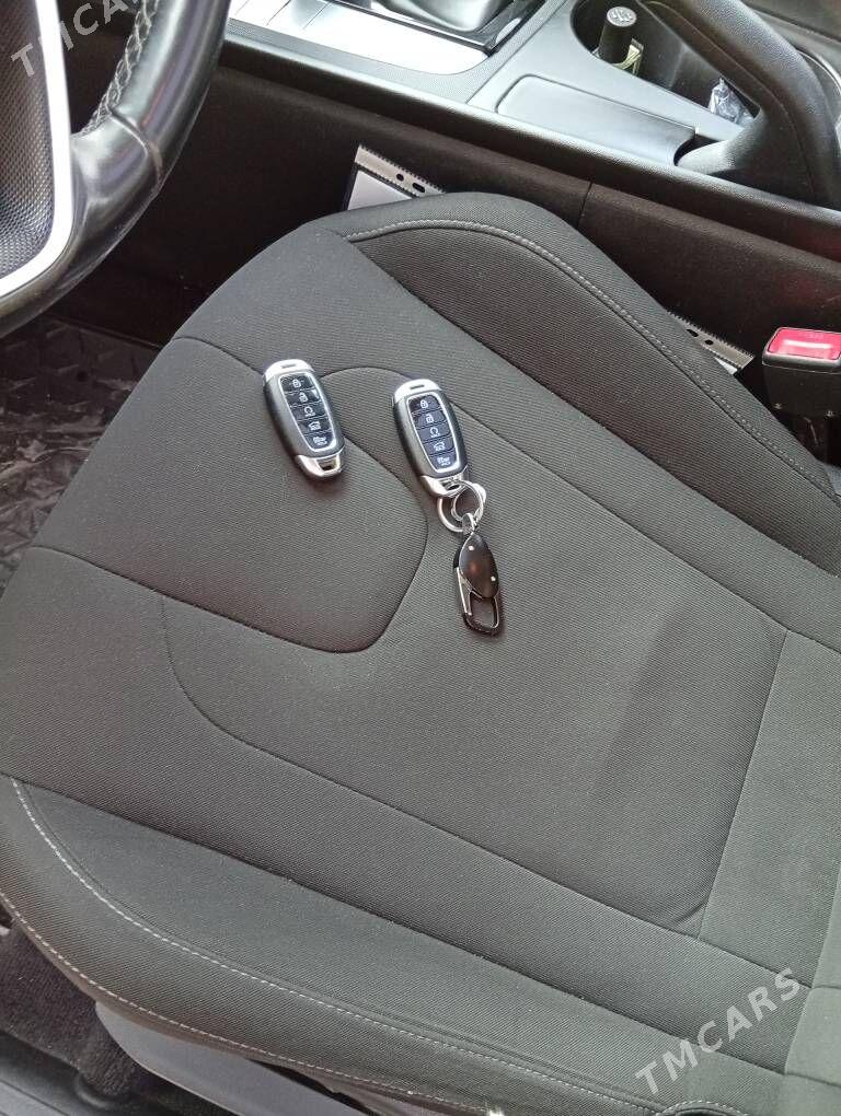 Hyundai Elantra 2022 - 249 000 TMT - Köşi - img 6