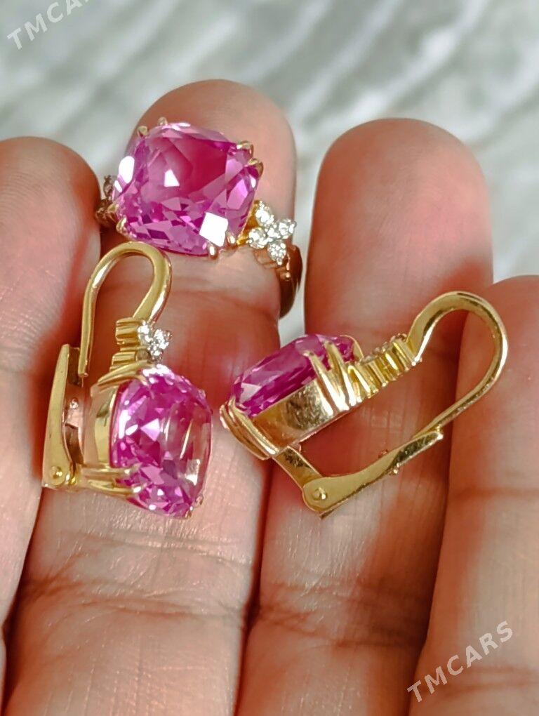 Gyzyl yerewan komplekt - Мир 4 - img 2