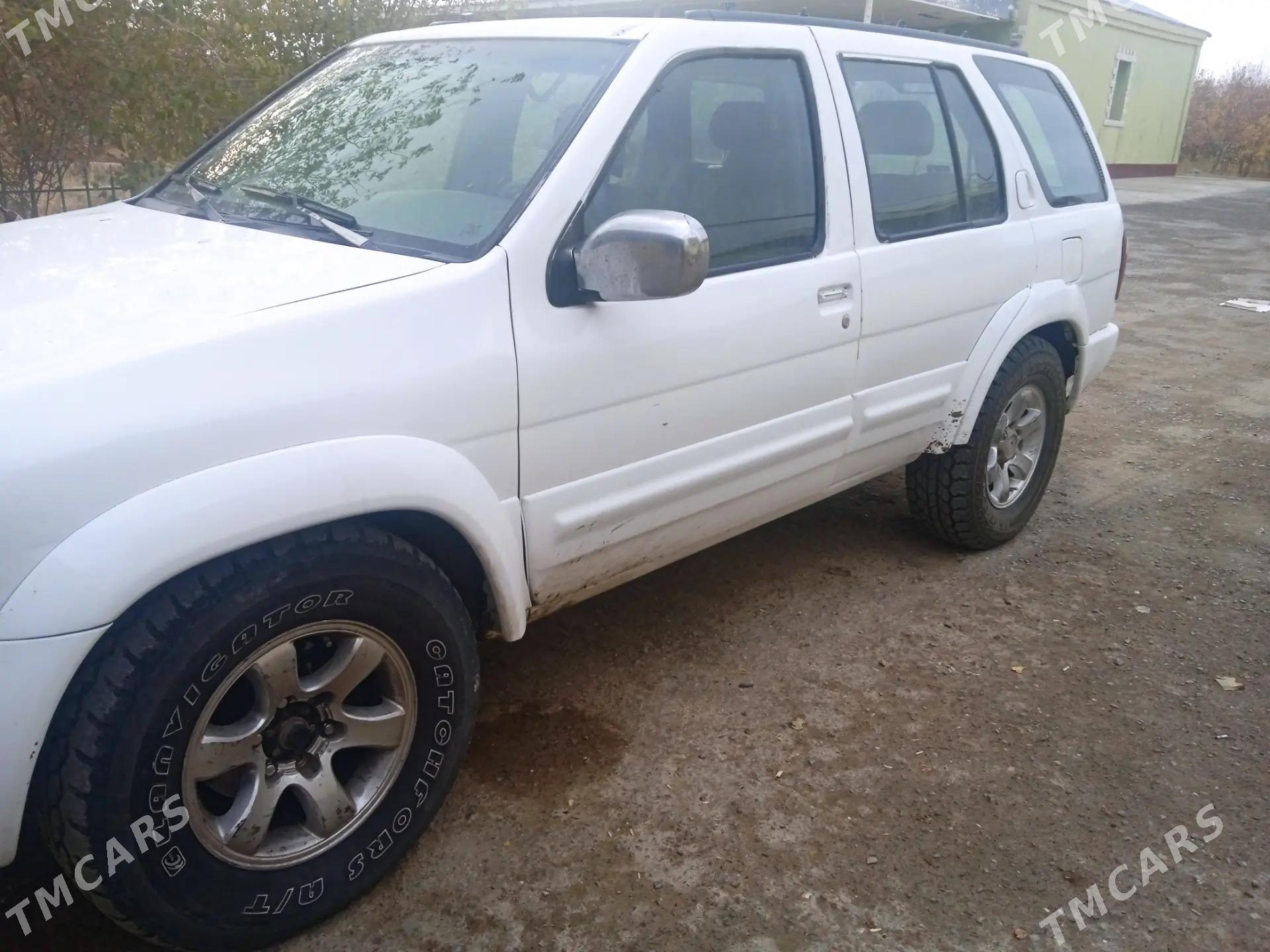 Infiniti QX4 1999 - 80 000 TMT - Bäherden - img 1