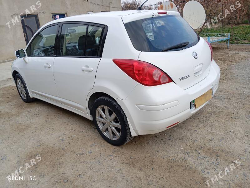 Nissan Versa 2010 - 115 000 TMT - Бахарден - img 5