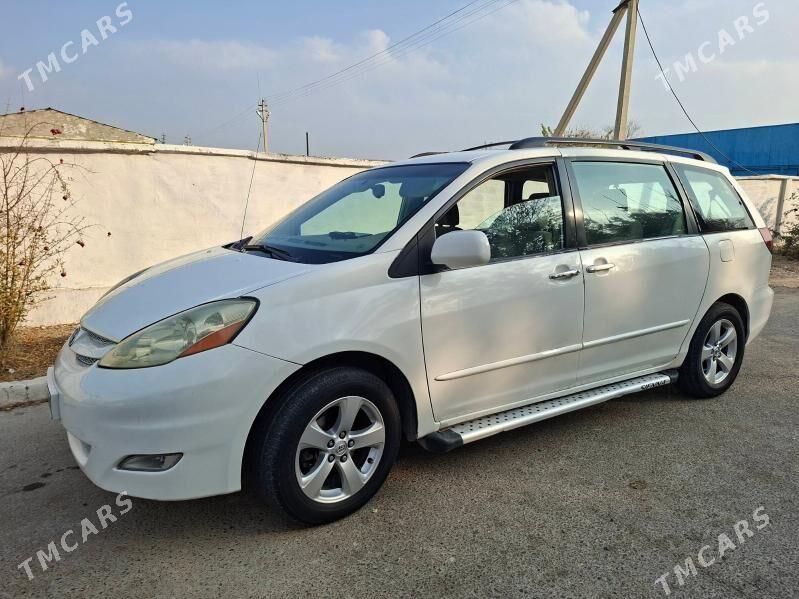 Toyota Sienna 2004 - 205 000 TMT - Гарадамак - img 5