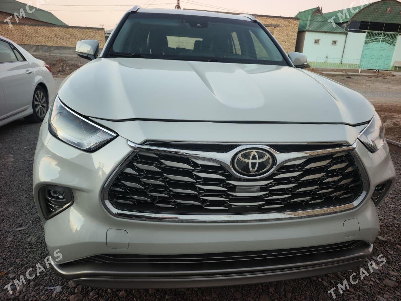 Toyota Highlander 2021 - 520 000 TMT - Бузмеин - img 1
