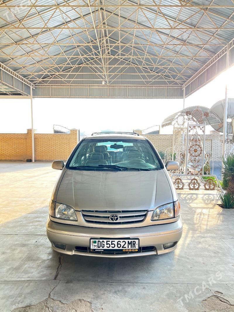 Toyota Sienna 2002 - 150 000 TMT - Sakarçäge - img 1