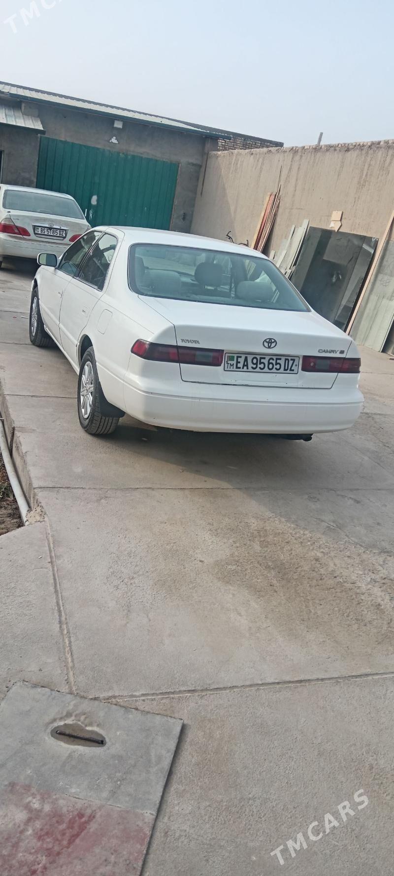 Toyota Camry 1999 - 113 000 TMT - Кёнеургенч - img 2