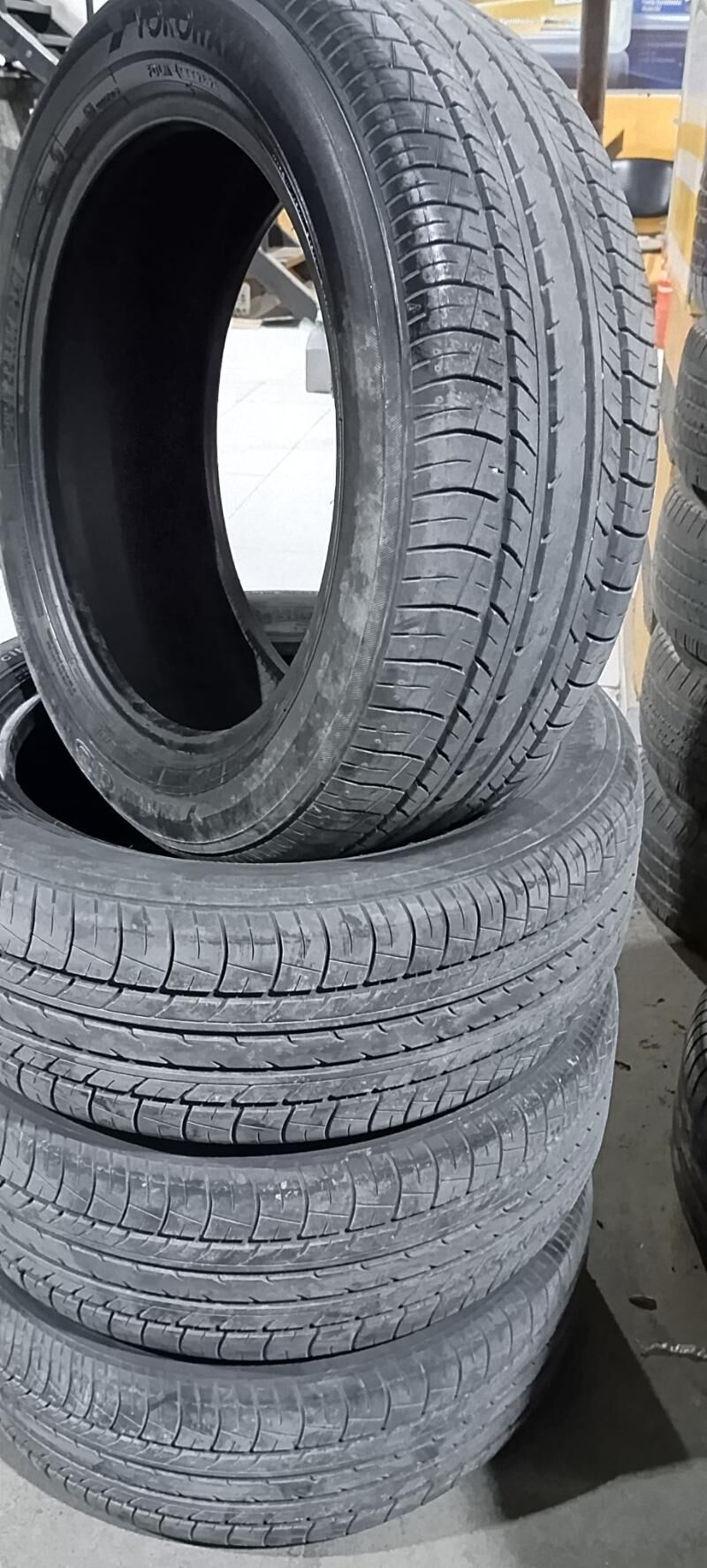 215 55 17 YOKOHAMA 3 000 TMT - Гарадамак - img 1