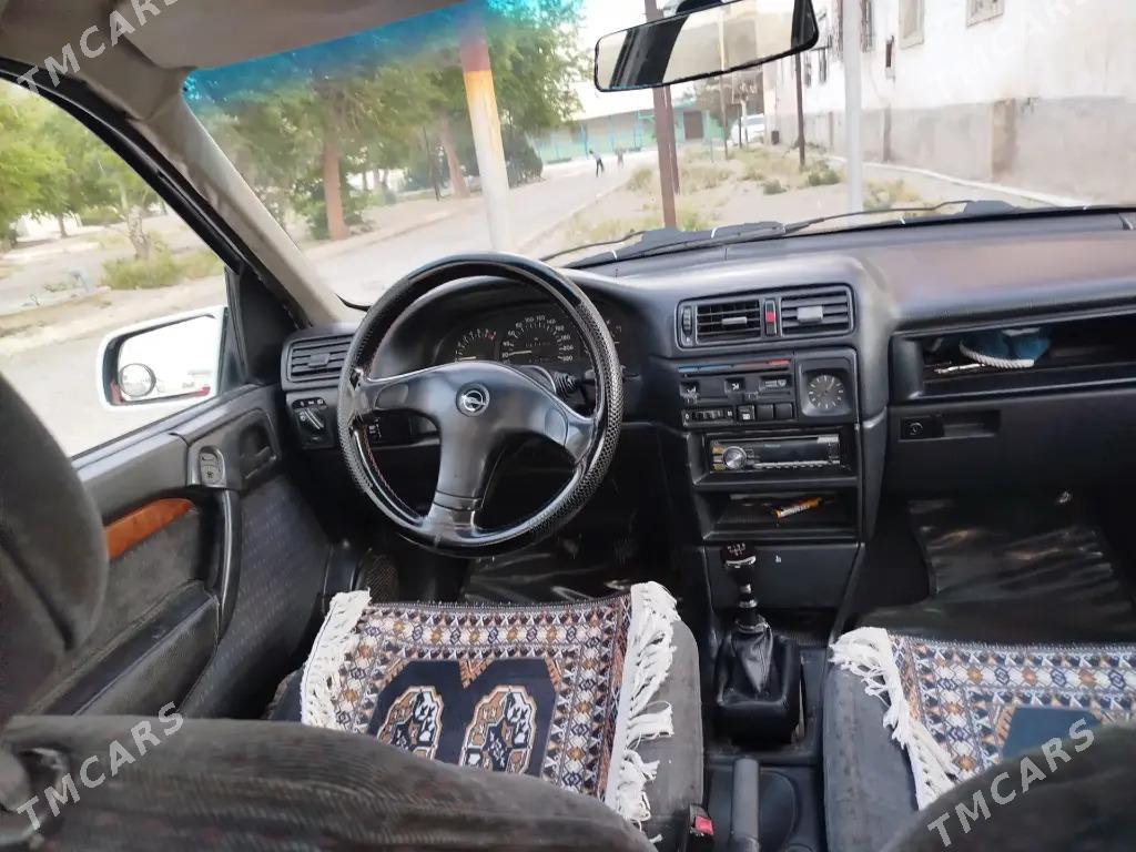Opel Vectra 1993 - 36 000 TMT - Бахарден - img 5