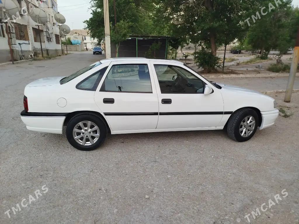 Opel Vectra 1993 - 36 000 TMT - Бахарден - img 3