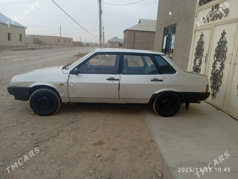 Toyota Corolla 2004 - 26 000 TMT - Серахс - img 4