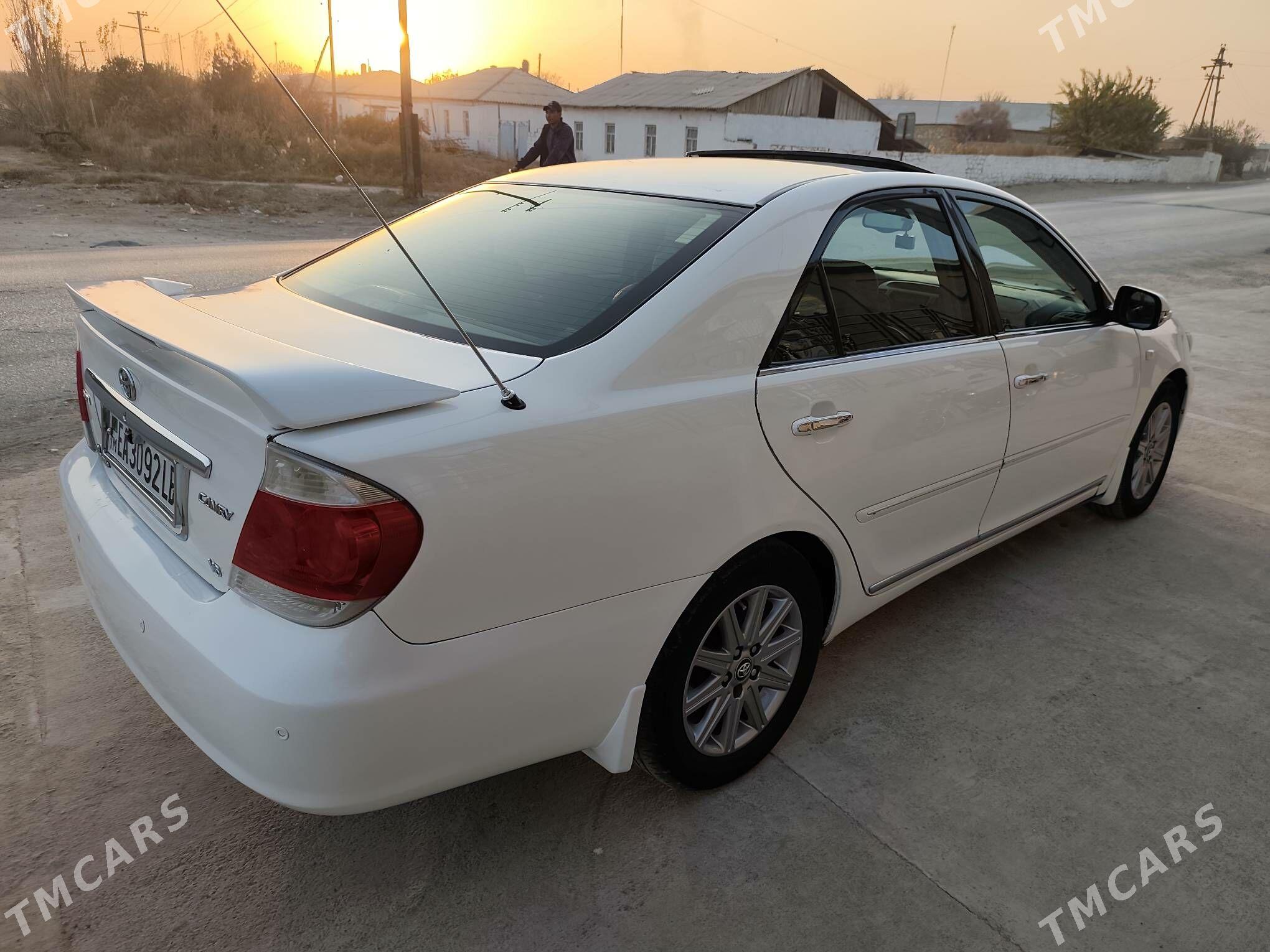 Toyota Camry 2005 - 220 000 TMT - Kerki - img 5