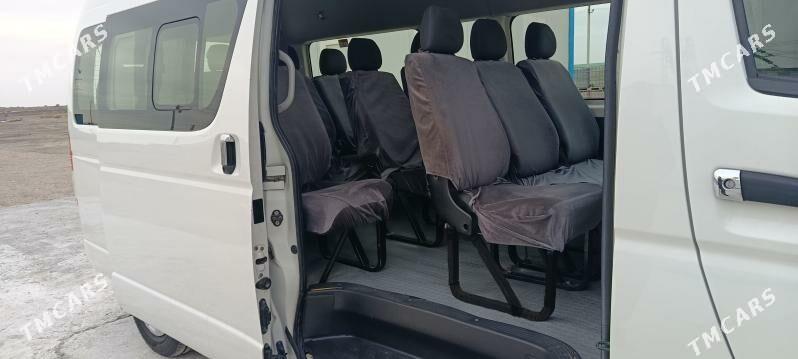 Toyota Hiace 2017 - 540 000 TMT - Türkmenbaşy - img 7