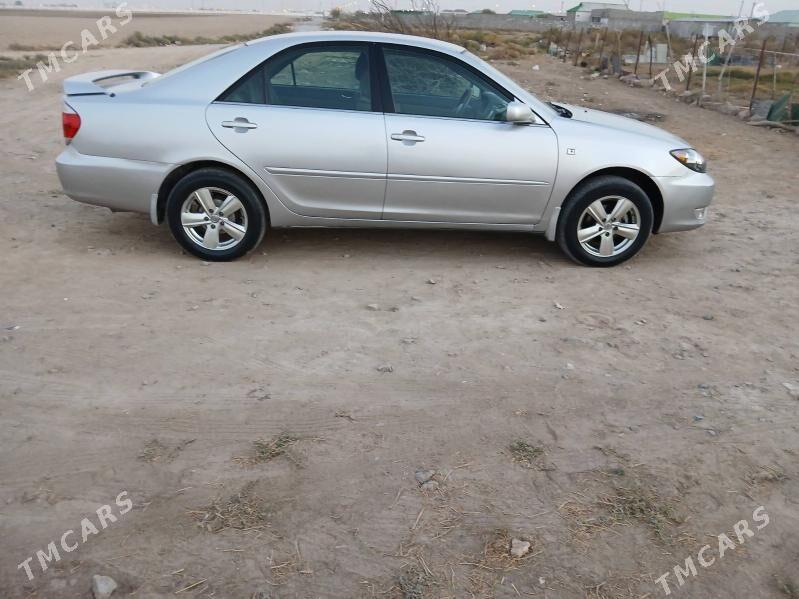 Toyota Camry 2004 - 166 000 TMT - Büzmeýin - img 3