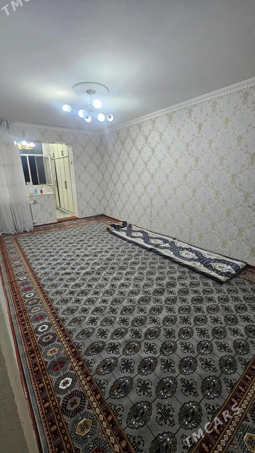 11 микр 4этаж  1 ком - 11 мкр - img 2