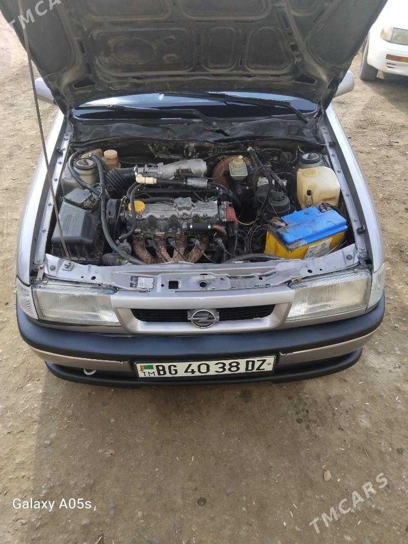 Opel Vectra 1992 - 48 000 TMT - Gubadag - img 5