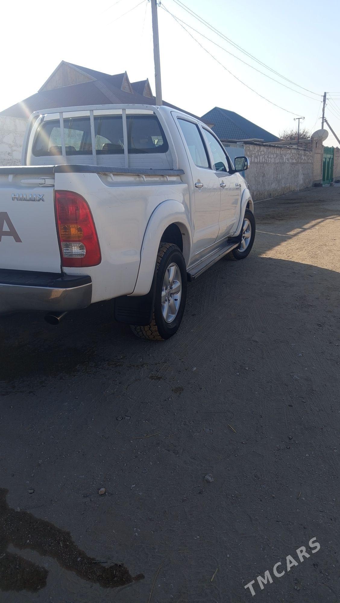 Toyota Hilux 2008 - 340 000 TMT - Jebel - img 1