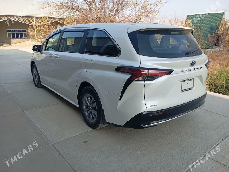 Toyota Sienna 2021 - 465 000 TMT - "Altyn Asyr" Gündogar bazary (Jygyllyk) - img 1