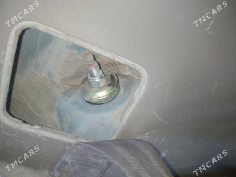 Toyota Sienna 2002 - 170 000 TMT - Тагтабазар - img 8