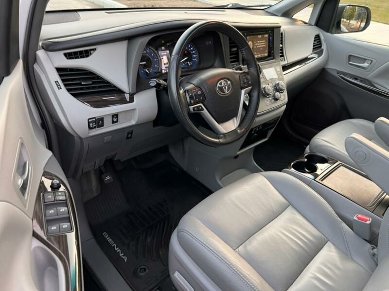 Toyota Sienna 2017 - 450 000 TMT - Aşgabat - img 10