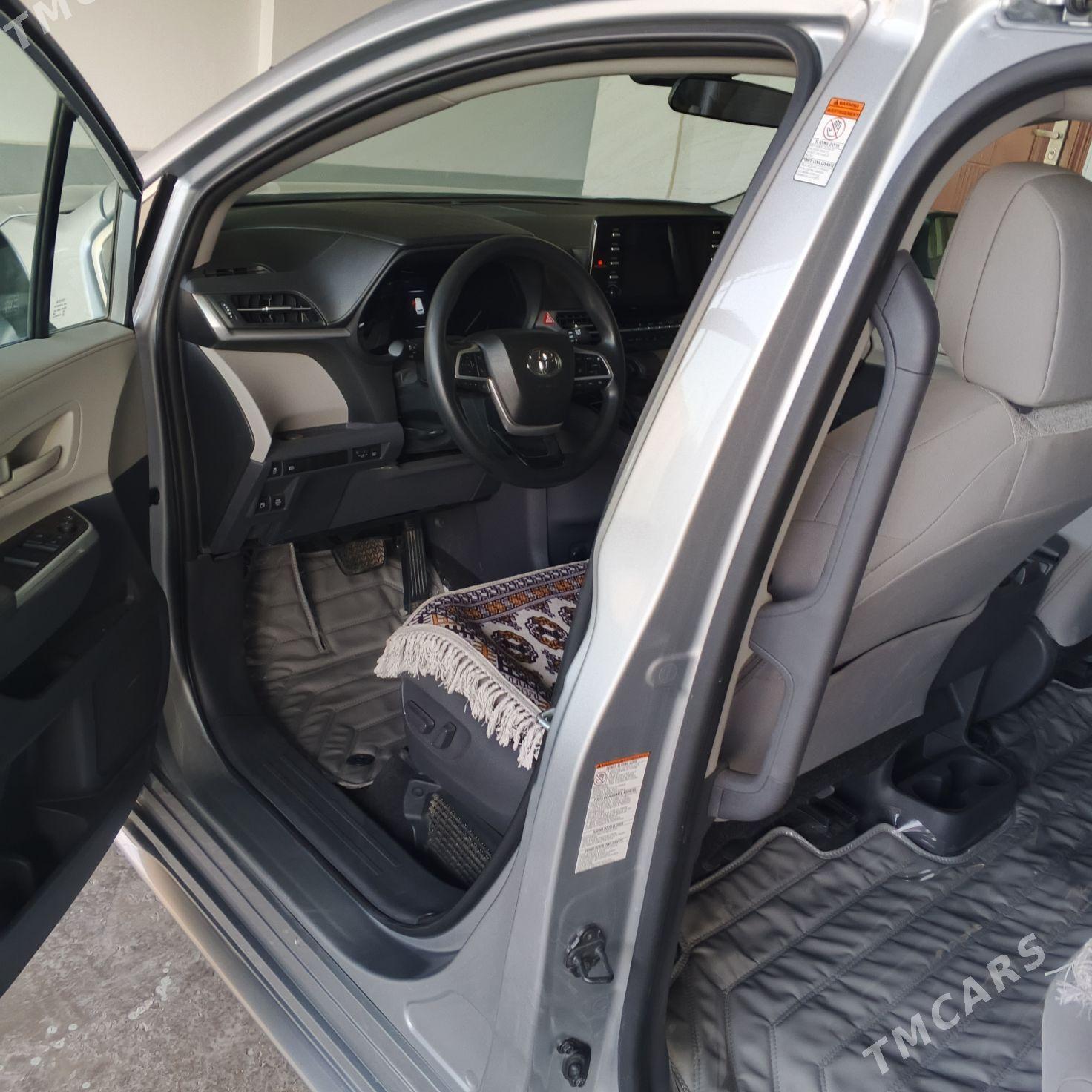 Toyota Sienna 2022 - 445 000 TMT - Халач - img 3