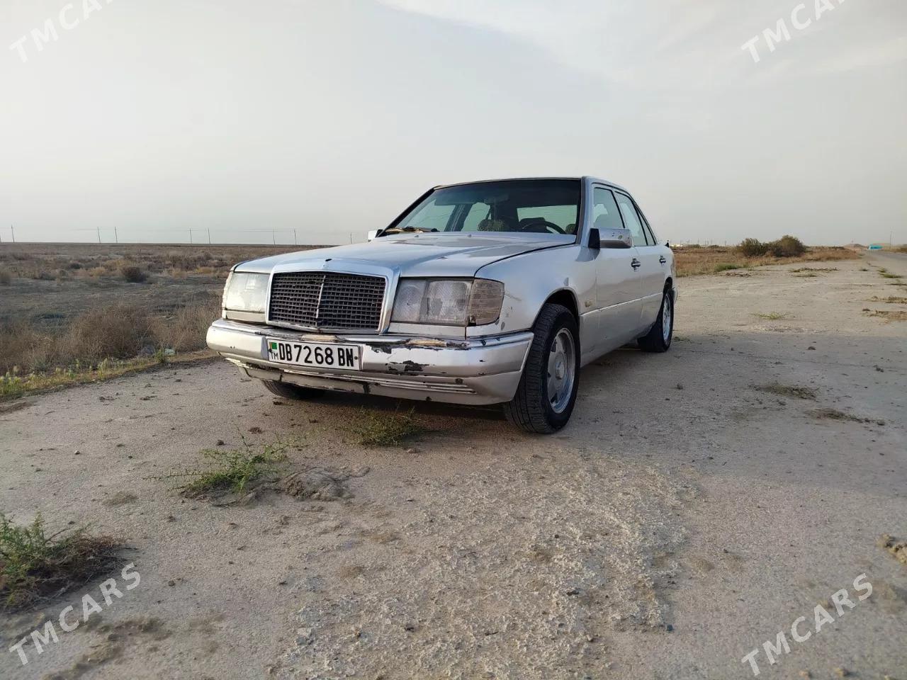 Mercedes-Benz 230E 1991 - 25 000 TMT - Байрамали - img 2