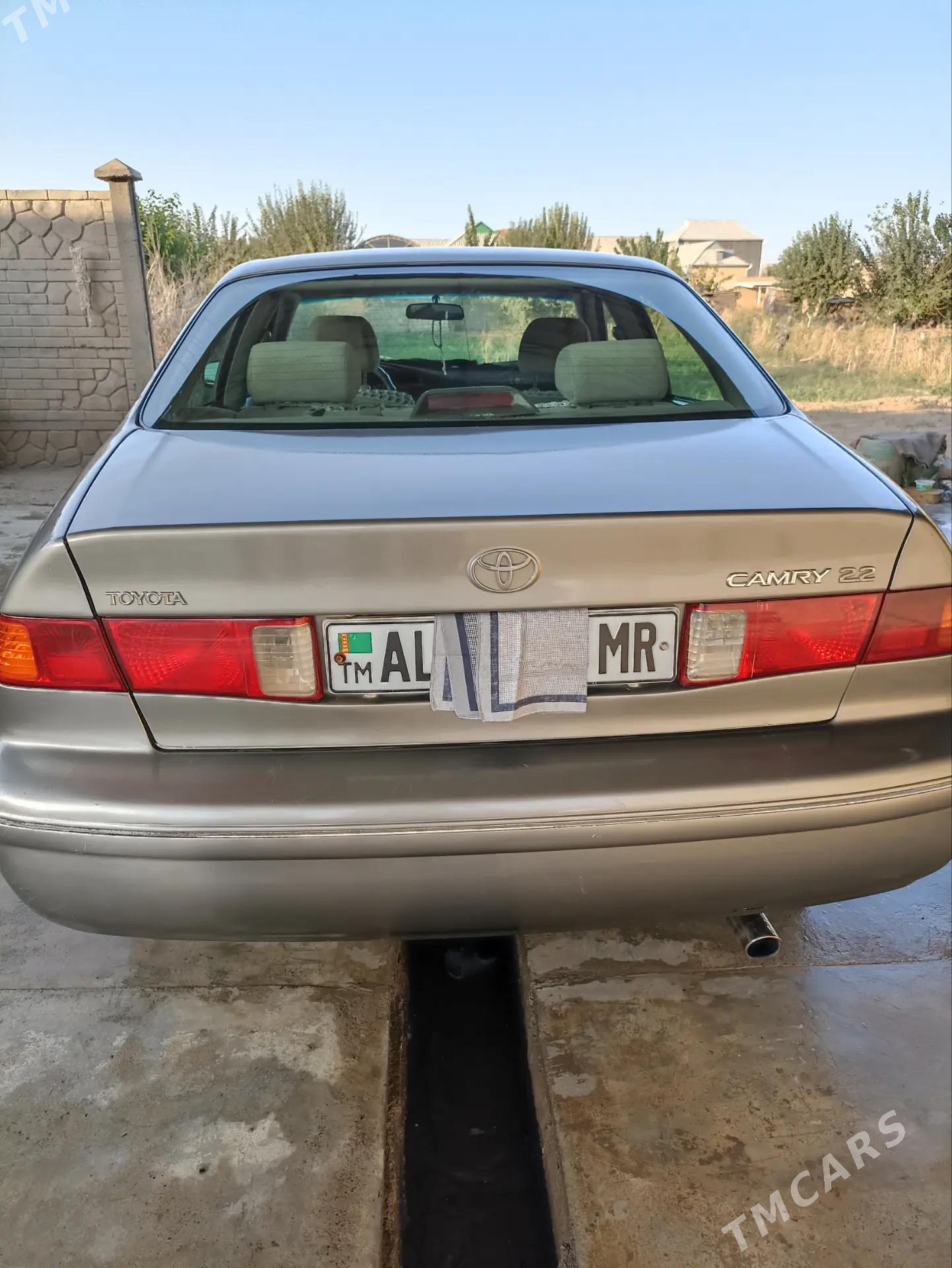 Toyota Camry 2001 - 120 000 TMT - Ёлётен - img 1