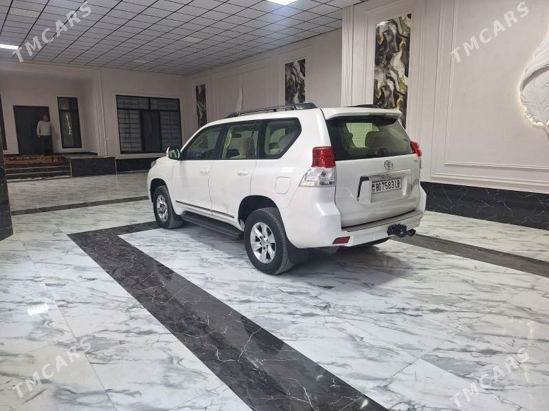 Toyota Land Cruiser Prado 2013 - 535 000 TMT - Дянев - img 4