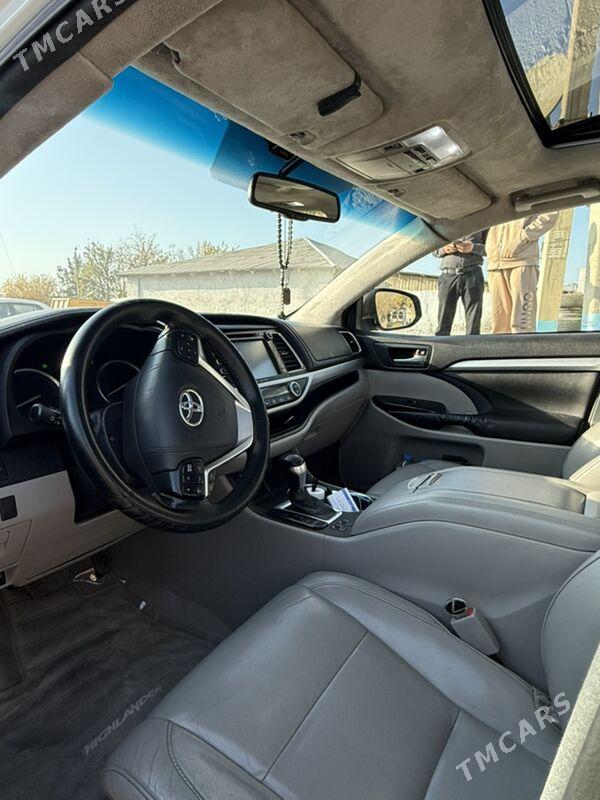 Toyota Highlander 2017 - 380 000 TMT - 10 мкр - img 2