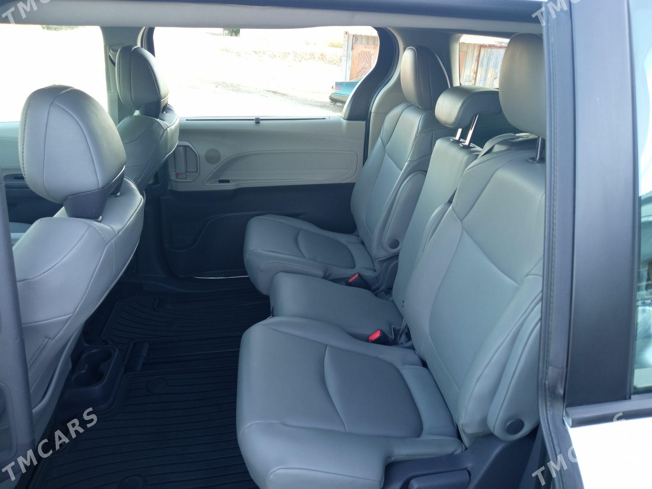 Toyota Sienna 2021 - 490 000 TMT - Дянев - img 8