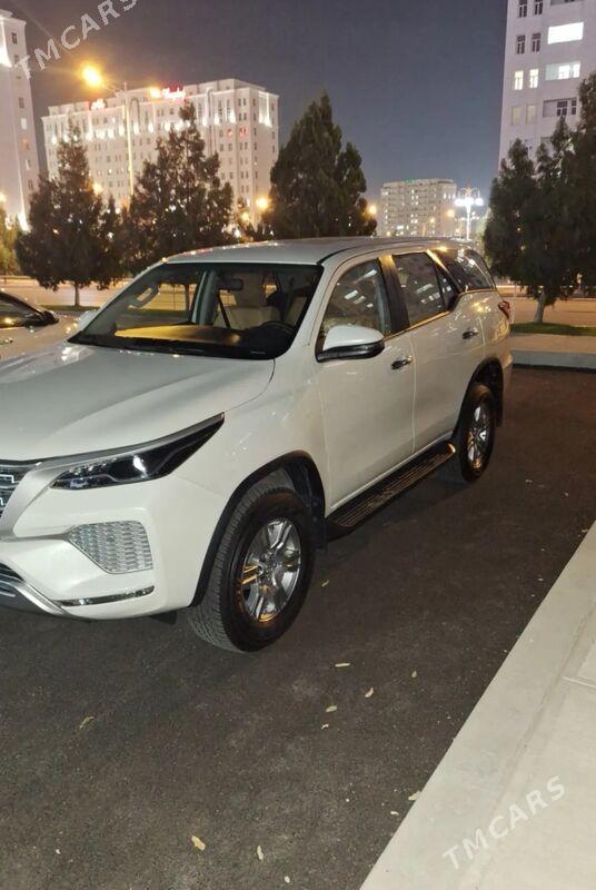 Toyota Fortuner 2023 - 650 000 TMT - 30 mkr - img 1