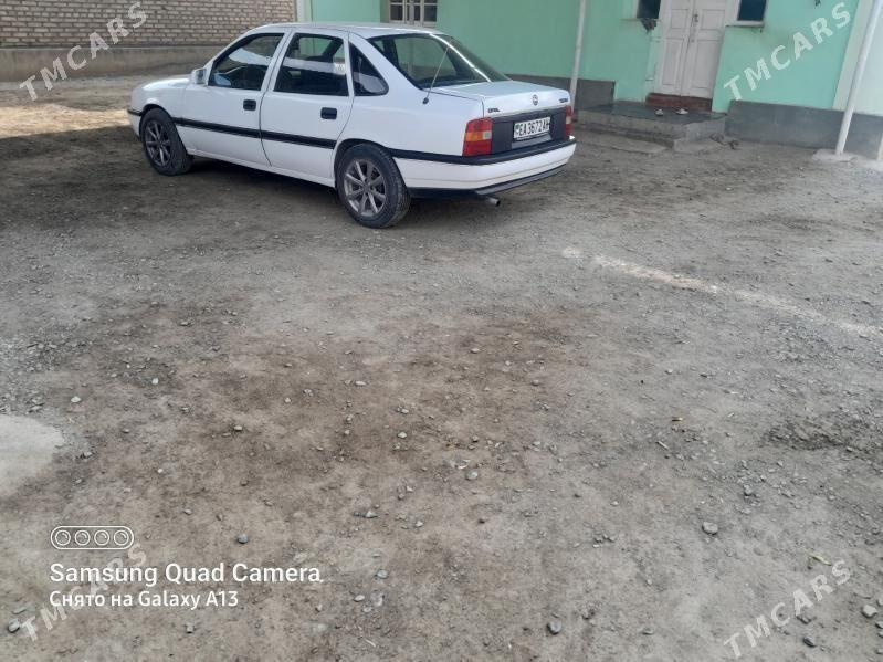 Opel Vectra 1992 - 29 000 TMT - Бахарден - img 4