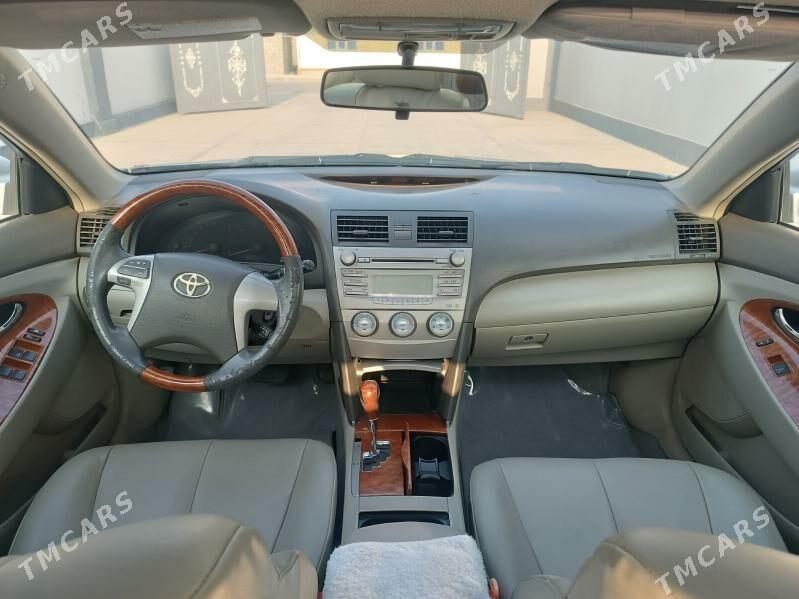 Toyota Camry 2010 - 210 000 TMT - Ялкым - img 3