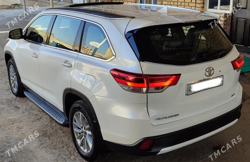 Toyota Highlander 2019 - 450 000 TMT - Мары - img 9