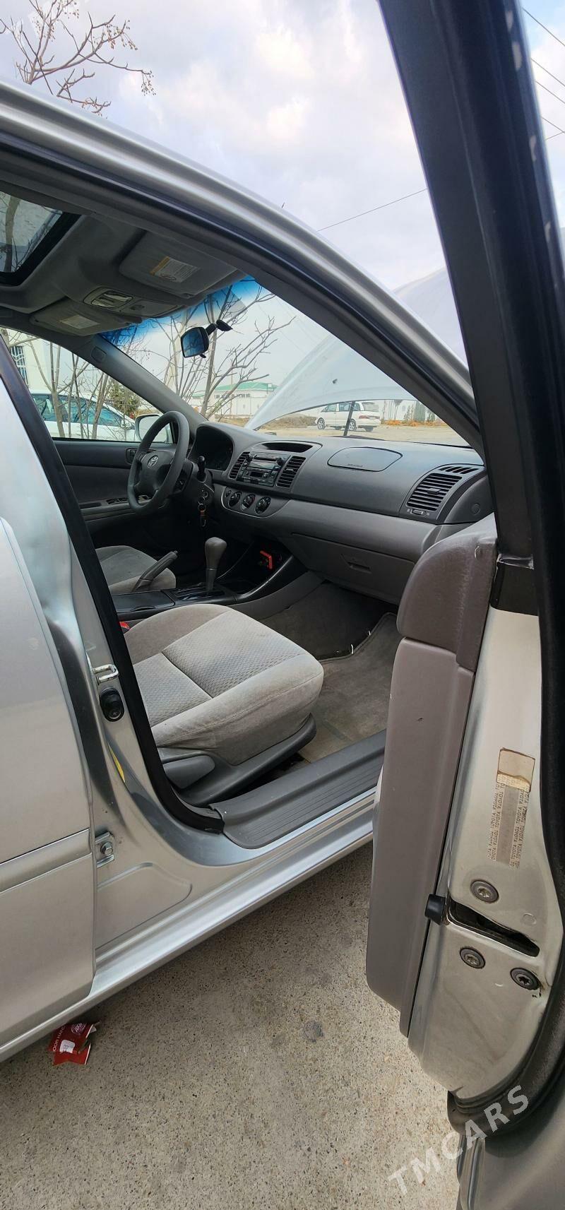 Toyota Camry 2002 - 165 000 TMT - Bäherden - img 11