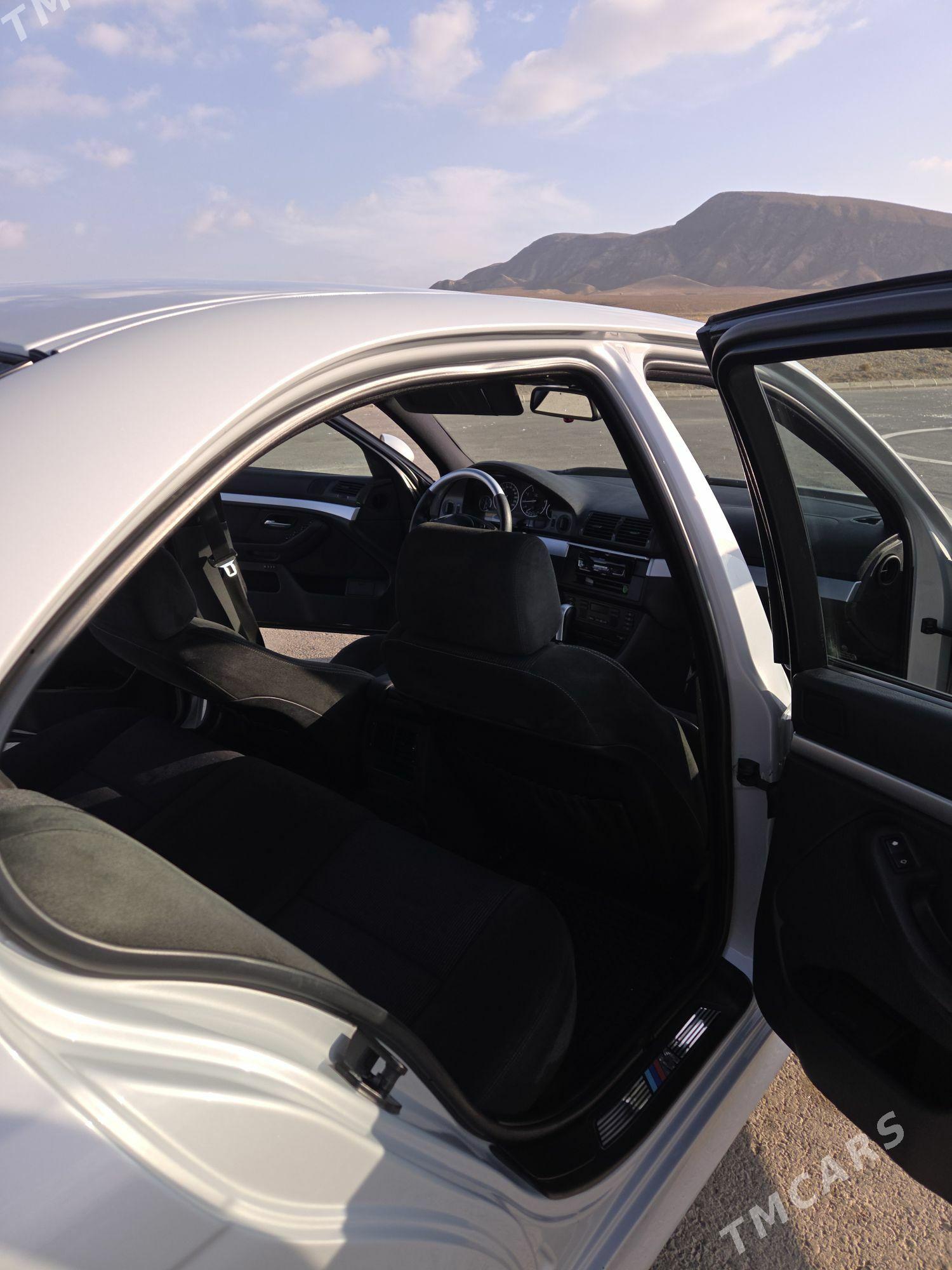 BMW M5 2003 - 190 000 TMT - Gyzylarbat - img 8