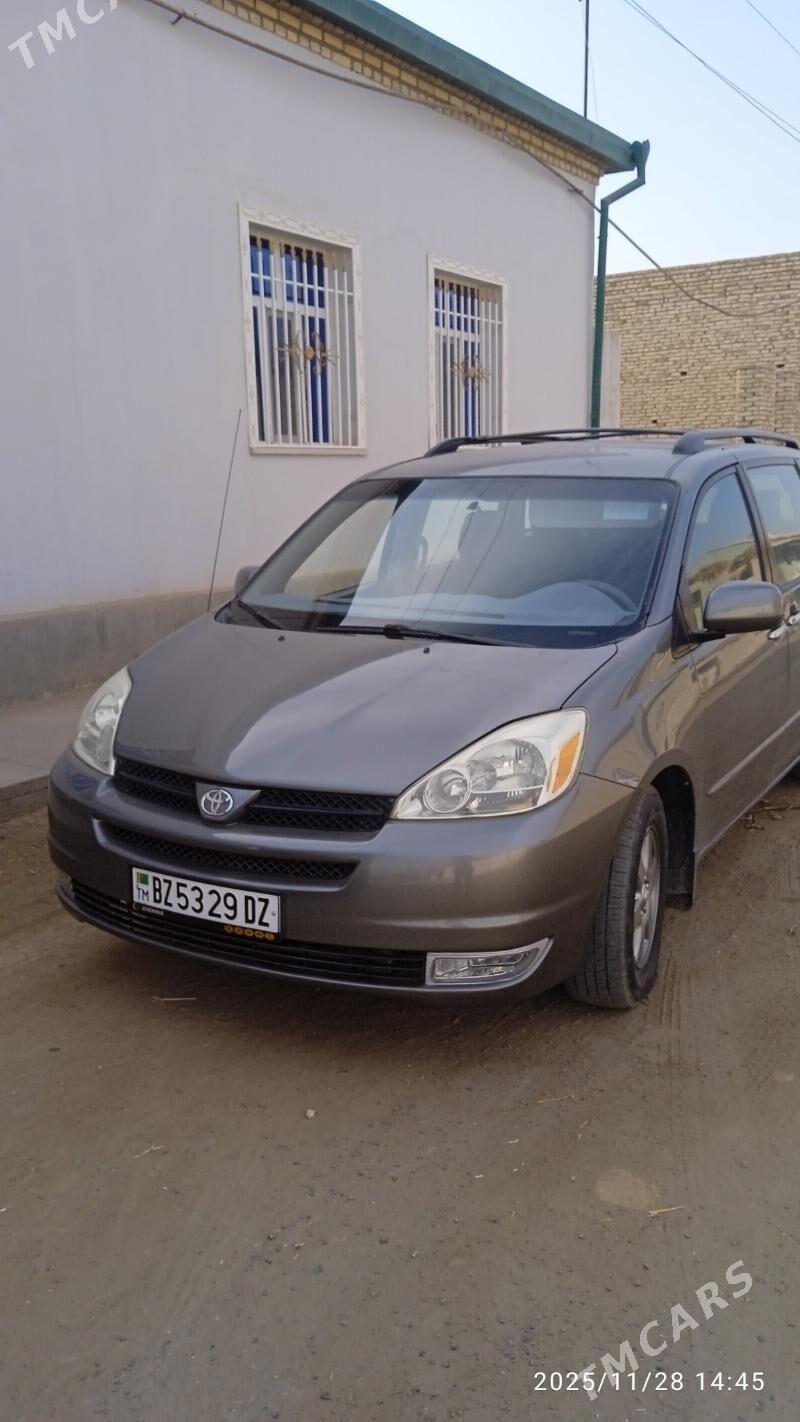 Toyota Sienna 2004 - 200 000 TMT - Дашогуз - img 2