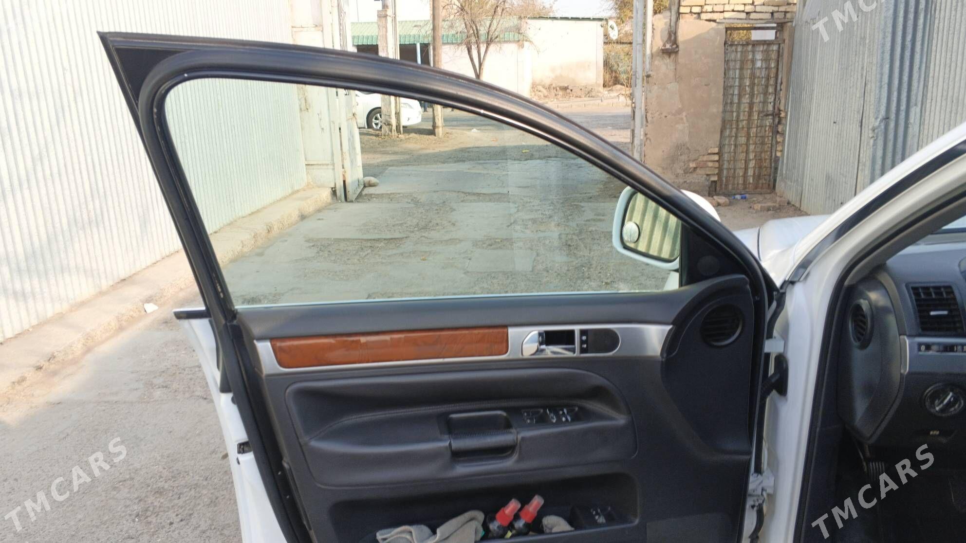 Volkswagen Touareg 2004 - 140 000 TMT - Мары - img 6