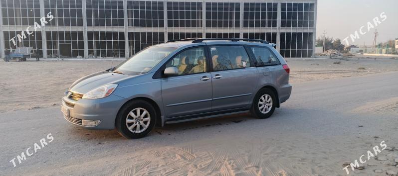 Toyota Sienna 2004 - 210 000 TMT - Halaç - img 2