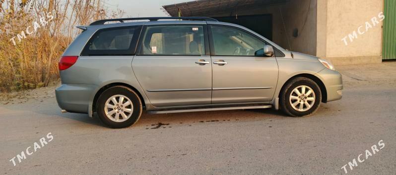 Toyota Sienna 2004 - 210 000 TMT - Halaç - img 4