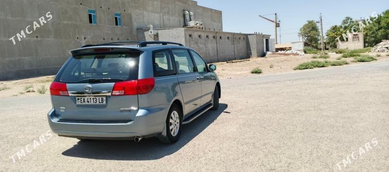 Toyota Sienna 2004 - 210 000 TMT - Halaç - img 4
