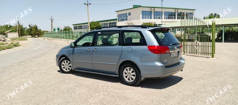 Toyota Sienna 2004 - 210 000 TMT - Halaç - img 5